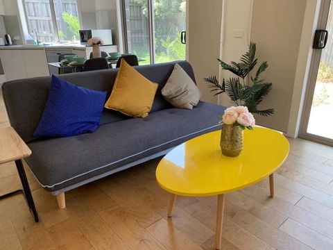 Delicate And Peaceful Bundoora Townhouse 7 - Accommodation Broome 0