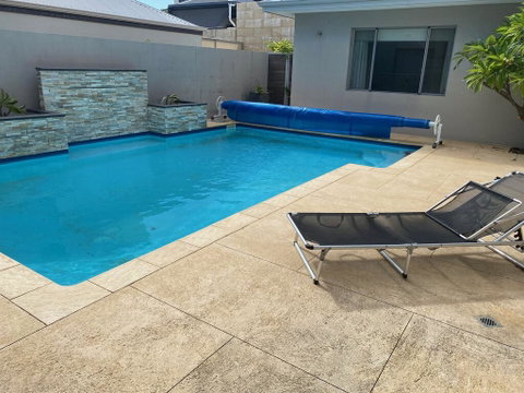 Delux Living In Wannanup - Accommodation Broome 1