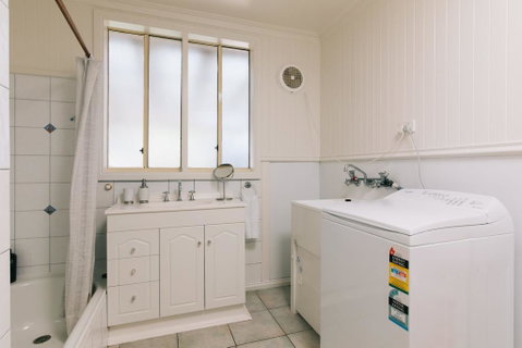 DOVESTONES BY THE SEA - INVERLOCH - Accommodation Broome 2