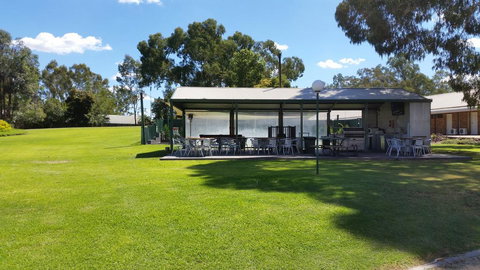 Early Settlers Motel Tocumwal - Accommodation Broome 2