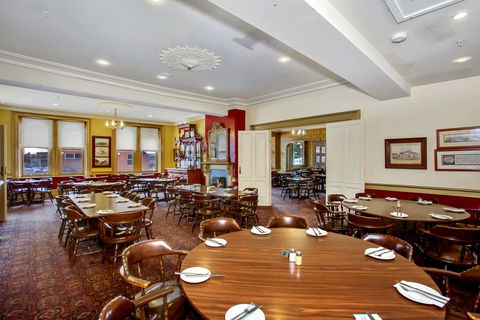 Econo Lodge Portland - Accommodation Broome 1