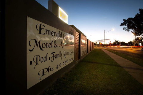 Emerald Gardens Motel & Apartments - Accommodation Broome 0