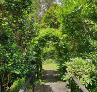English Gardens - Garden Cottage - Accommodation Broome