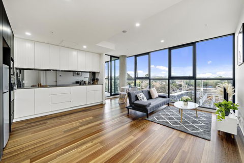 Executive City-centre Apartment With Parking - Accommodation Broome 0
