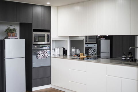 Executive City-centre Apartment With Parking - Accommodation Broome 1