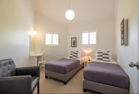 Fabulous Kangaroo Point 3 Bedroom Apartment - Accommodation Broome 1
