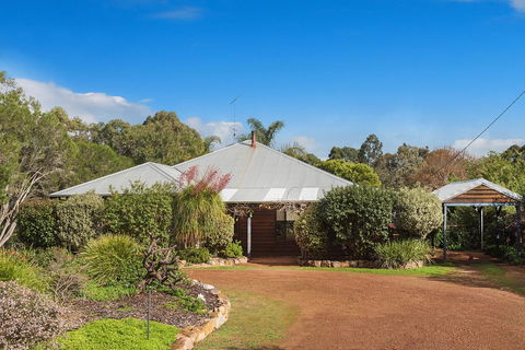 Family Friendly Holiday Haven - Accommodation Broome 1
