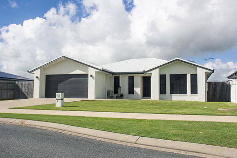 Family Friendly Holiday Home - Accommodation Broome 0