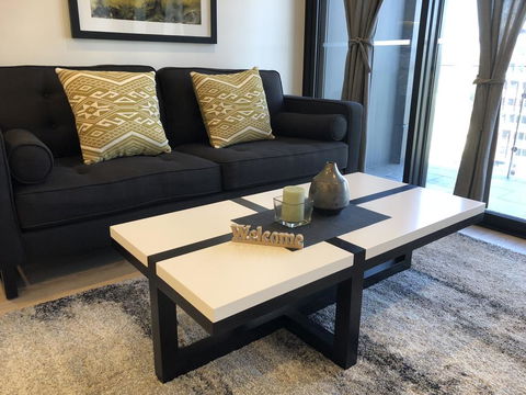 Family Home -Best Of South Bank With Car Park - Accommodation Broome 3