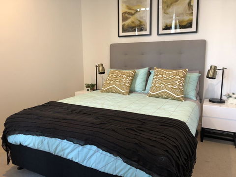 Family Home -Best Of South Bank With Car Park - Accommodation Broome 0