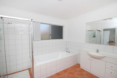 FANTASTIC HOLIDAY UNIT IN A PERFECT LOCATION - Accommodation Broome 1
