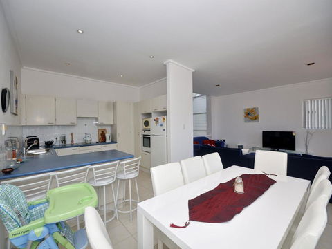 Filtered River Views - Accommodation Broome 1