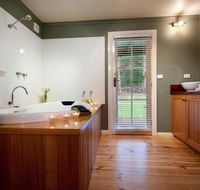 Finlie - Accommodation Broome
