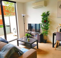 FITZROY FANTASTIC 1BR APT with FREE WINE NETFLIX WIFI close to TRAMS COLES - Accommodation Broome