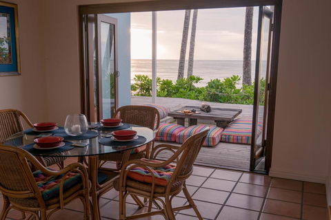 Frangipani Beach House - Newell Beach - Accommodation Broome 2