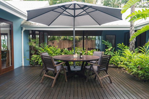 Frangipani Beach House - Newell Beach - Accommodation Broome 3