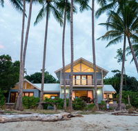 Frangipani Beach House - Newell Beach - Accommodation Broome
