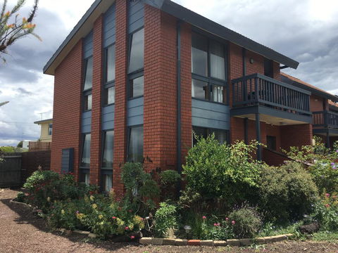 Garland Grove - Accommodation Broome 1