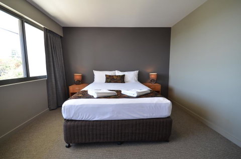 Gladstone Reef Hotel Motel - Accommodation Broome 0