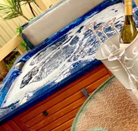 Glenway House Spa Oasis Rockingham - Accommodation Broome