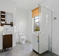 HomeHotel Cozy Duplex in Serene and Leafy Suburb - Accommodation Broome