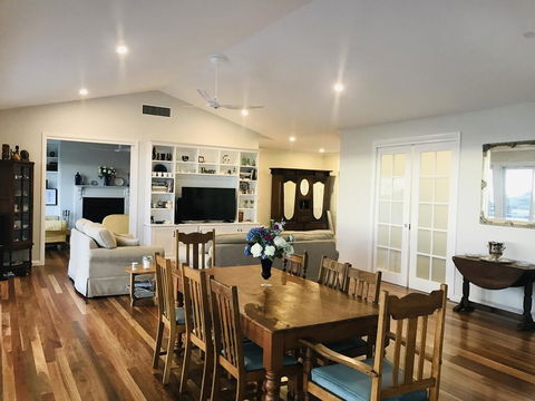 Jetty Splendour Guest Bedroom With Bathroom En-suite B'nB - Accommodation Broome 2