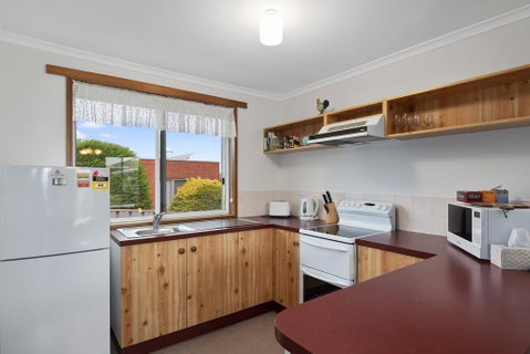 Josie Villa - Beautiful West Burnie: Long Or Short Term - Accommodation Broome 3