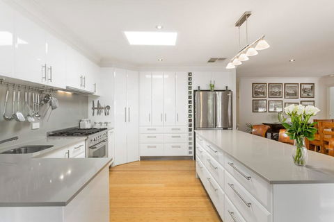 KARINYA - MORNINGTON - Accommodation Broome 1