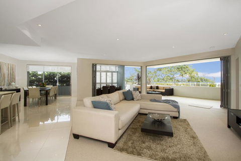 KINGSCLIFF OCEAN VIEW TERRACE BY THE FIGTREE 5 - Accommodation Broome 0
