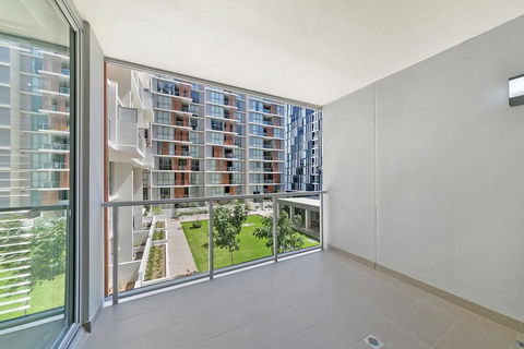KOZYGURU MASCOT WALK TO STATION MODERN DESIGNER 2 BED APT FREE PARKING NMA260-312 - Accommodation Broome 3