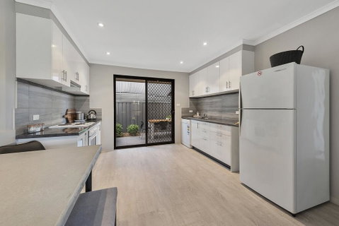 Lake Escape On Pool Avenue - Accommodation Broome 1