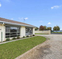 Lake Escape on Pool Avenue - Accommodation Broome