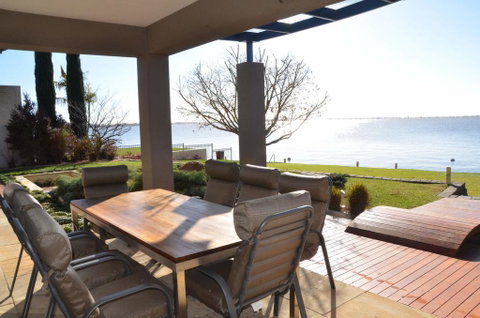 Lake Sunrise - Mulwala - Accommodation Broome 1