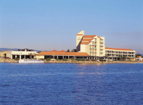 Lakes Hotel - Accommodation Broome 0