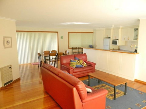 LAKESIDE2 - Accommodation Broome 2