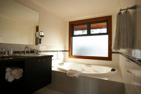 Lazy River Boutique Bed & Breakfast - Accommodation Broome 2
