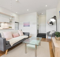 Light-Filled Beachside Apartment in Trendy Area - Accommodation Broome