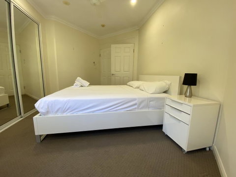 Lighthouse Apartments On The Strand - Accommodation Broome 2