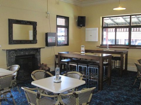 Maclean Hotel - Accommodation Broome 1