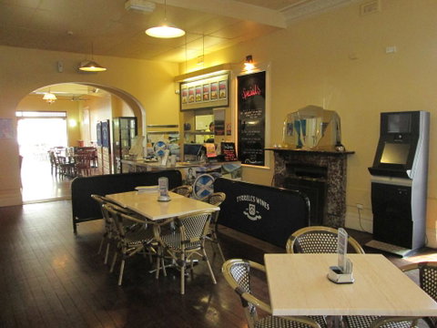 Maclean Hotel - Accommodation Broome 2