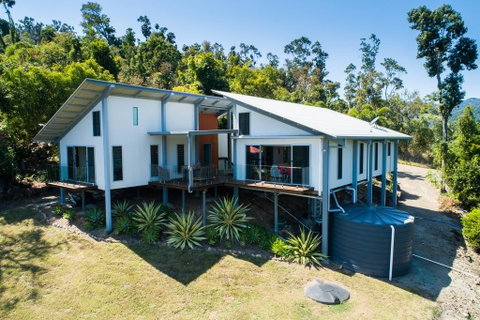 MANDALAY ESCAPE, SECLUSION & SERENITY WITH A POOL - Accommodation Broome 2