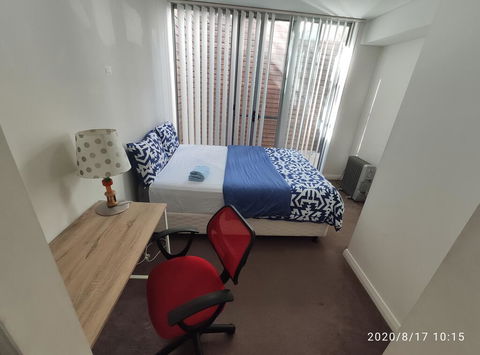 Mascot Clean Bedroom - Accommodation Broome 3