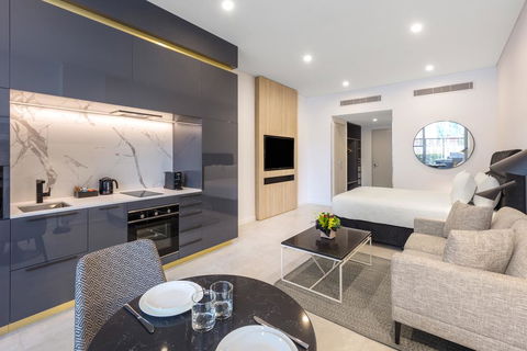 Meriton Suites Broadbeach - Accommodation Broome 2