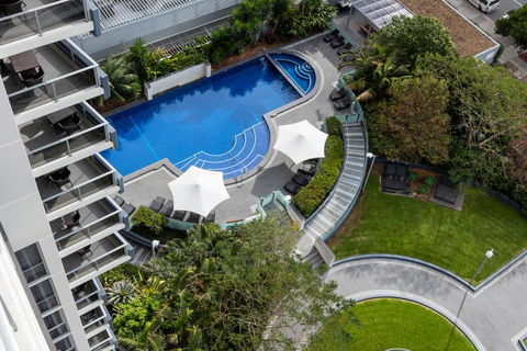 Meriton Suites Broadbeach - Accommodation Broome 0