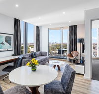 Meriton Suites Mascot Central - Accommodation Broome