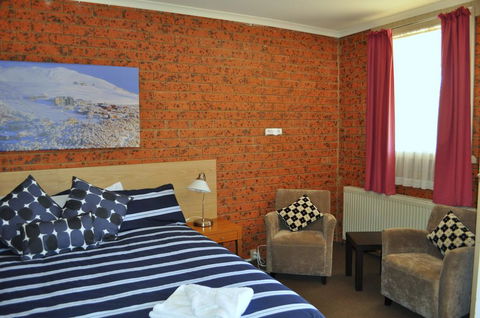 Merrijig Motor Inn - Accommodation Broome 0