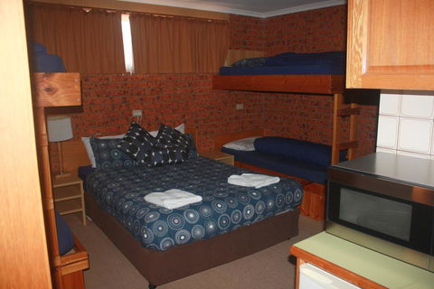 Merrijig Motor Inn - Accommodation Broome 3