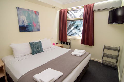 Miami Hotel Melbourne - Accommodation Broome 1