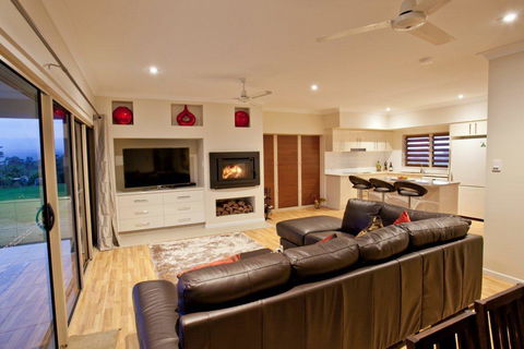 MilaViews - Accommodation Broome 3