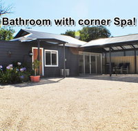 MODERN  LUXURIOUS WITH SPA BATH - Accommodation Broome